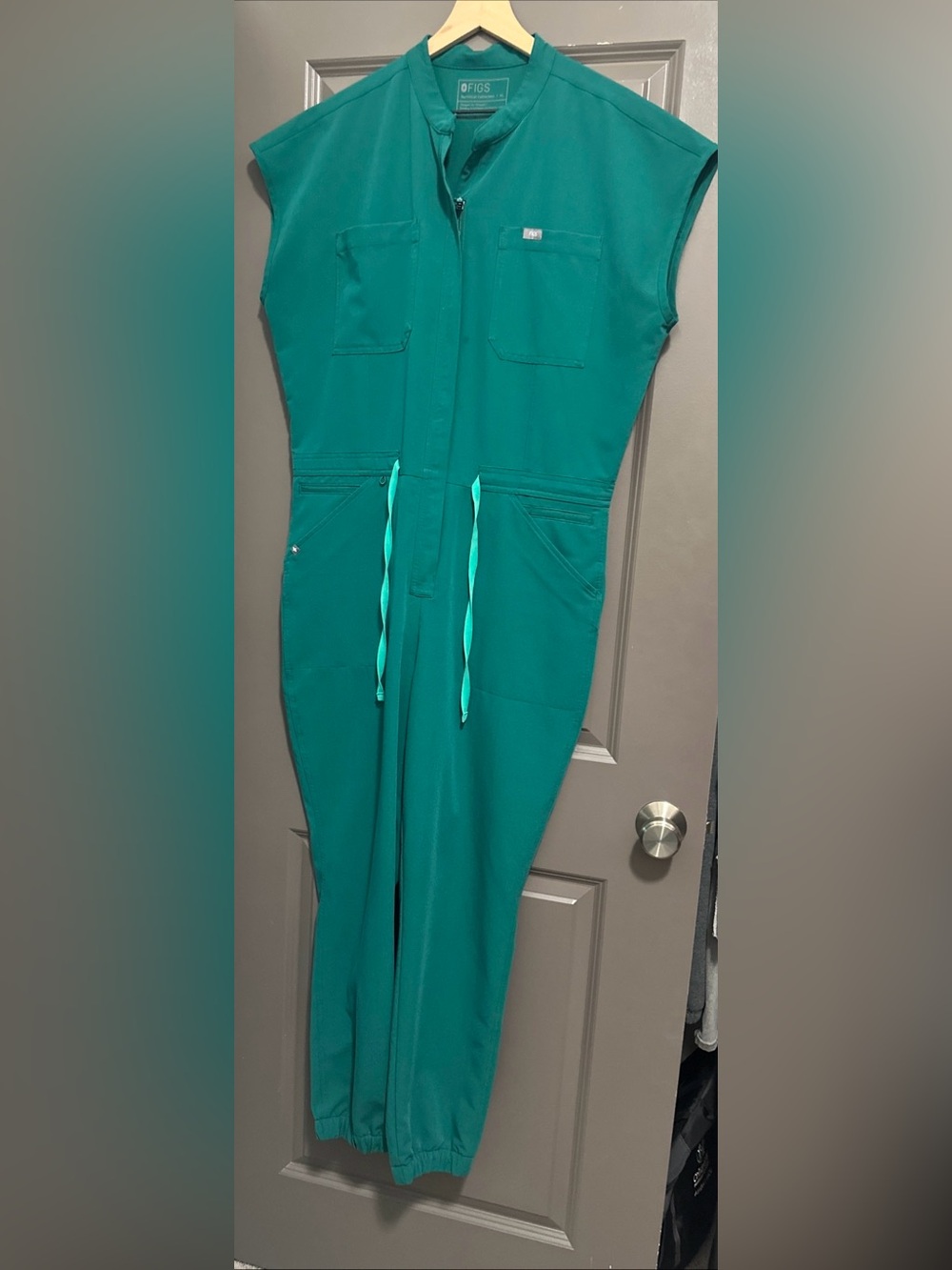 Figs Women Size XL Technical Collection Rafaela Jogger Scrub Jumpsuit #1001889R - Picture 11 of 16